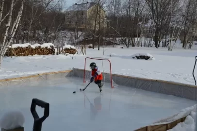 [Hearth.com] The rink is up running