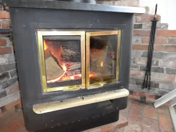 [Hearth.com] Need help identifying brand/model please - broken doors