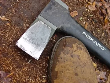 [Hearth.com] Fiskars SS and Red Oak a match made in heaven but with a learning curve OUCH!
