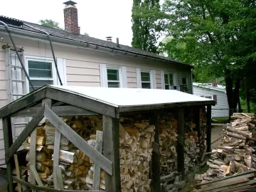 [Hearth.com] wood pallets- and uses...