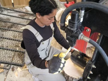 [Hearth.com] More free wood, and a bonus of some great help!
