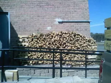 [Hearth.com] Wood at Work Mmmm!!
