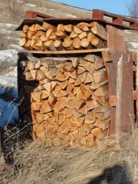 [Hearth.com] Processed a very large logging truck full of wood - last winter.