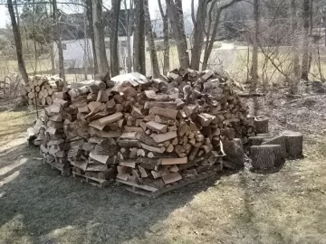 [Hearth.com] Seasoning wood on pallets