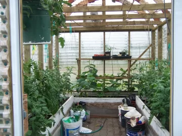 [Hearth.com] Greenhouse update pics