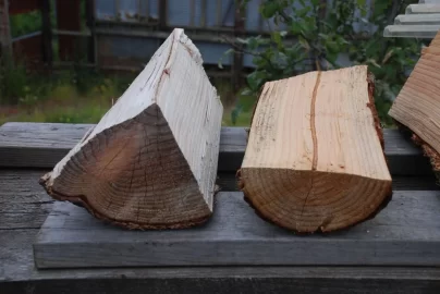 [Hearth.com] Kindling, boys help, 100 days and what's the difference between these 2 splits
