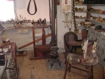 [Hearth.com] Shelburne Museum Stove and hearth pics