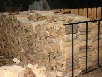 [Hearth.com] Wood pile "bookend"