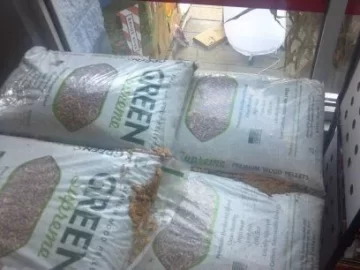 [Hearth.com] Lowes in Hermitage, PA 9-25-11  ***Pellet Abuse***