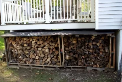 [Hearth.com] Pallet wood shed