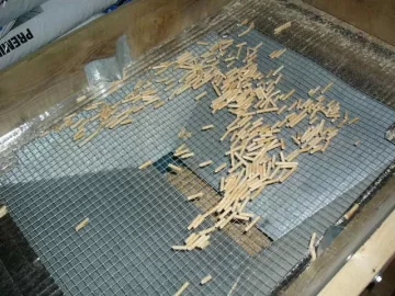 [Hearth.com] diy sifter(screener) for my long pellets.