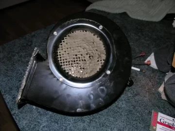 [Hearth.com] Was cleaning my stove and....