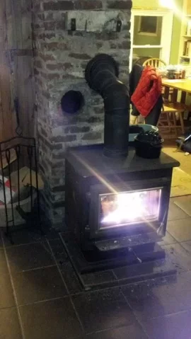 [Hearth.com] Is fire supposed to stop roaring when you lock the latch???