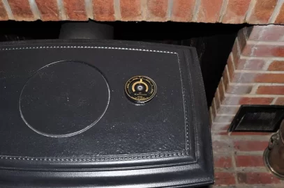 [Hearth.com] Jotul F3cb 2 different stove top temps ?