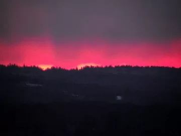 [Hearth.com] Weird Sunrise