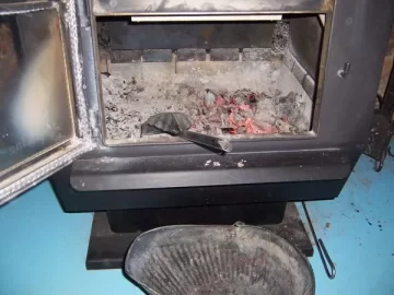 [Hearth.com] Empty ashes from a hot stove pics.