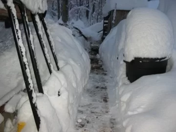 [Hearth.com] How do you shovel off your roof when you have 18' of snow--and more coming?