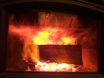 [Hearth.com] Glass still looks new