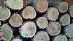 Seasoned softwood vs. Unseasoned hardwood