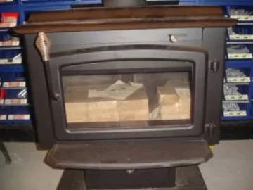 [Hearth.com] Anyone know what make and model this is?