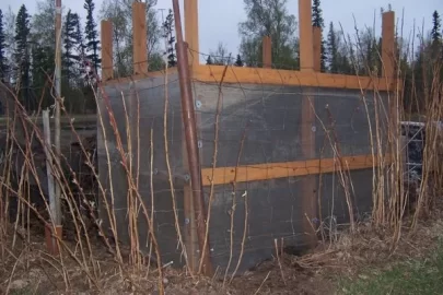 [Hearth.com] pallet compost bins!