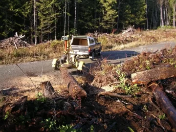 [Hearth.com] 2 Cords Yr Seasoned Oak, Hauled Uphill, With Rattlesnakes!