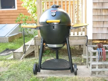 [Hearth.com] Char-Griller Akorn Kamado grill