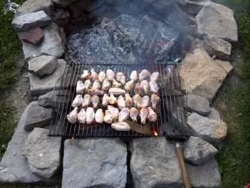 [Hearth.com] Hot wings on the firepit