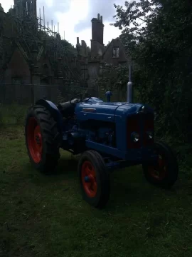 [Hearth.com] Country show - classic cars & tractors