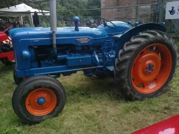[Hearth.com] Country show - classic cars & tractors