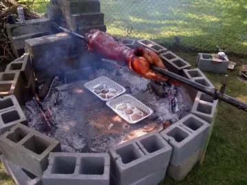 [Hearth.com] Pig Roast pics