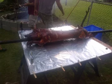 [Hearth.com] Pig Roast pics