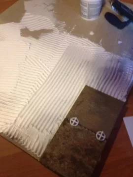 5 Adhesive and tile.JPG 5 Adhesive and tile.JPG