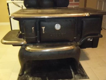 [Hearth.com] New Leader cookstove by Somersworth Foundry co. Salmon Falls,NH.