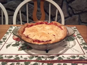 [Hearth.com] strawberry rhubarb pie!!