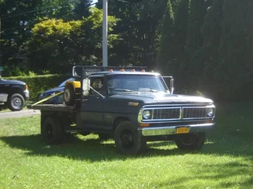 [Hearth.com] Old truck and tractor at cruise night