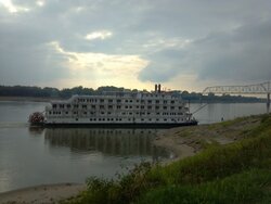 North bound on the Mississippi