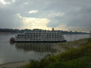 [Hearth.com] North bound on the Mississippi