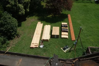 [Hearth.com] Construction of an old southern plantation house after lightning struck it.