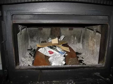 [Hearth.com] Starting a fire via the tunnel of love®