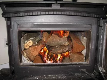 [Hearth.com] Starting a fire via the tunnel of love®