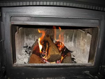 [Hearth.com] Starting a fire via the tunnel of love®