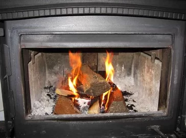 [Hearth.com] Starting a fire via the tunnel of love®