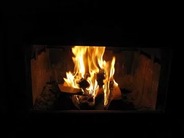 [Hearth.com] Starting a fire via the tunnel of love®