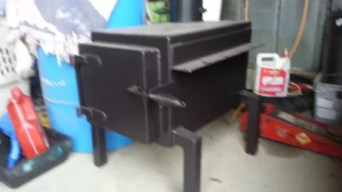 [Hearth.com] Is this home made ?