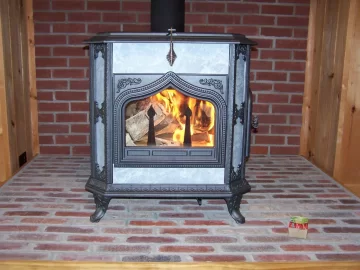 [Hearth.com] Fire view in a cat stove
