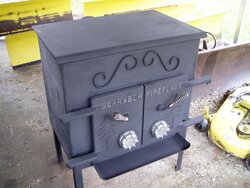 can anyone identify this stove ?