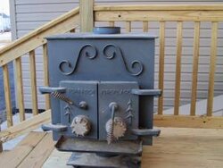 can anyone identify this stove ?