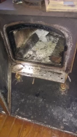 [Hearth.com] Pics of stove and chimney - thoughts?