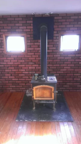 [Hearth.com] Pics of stove and chimney - thoughts?